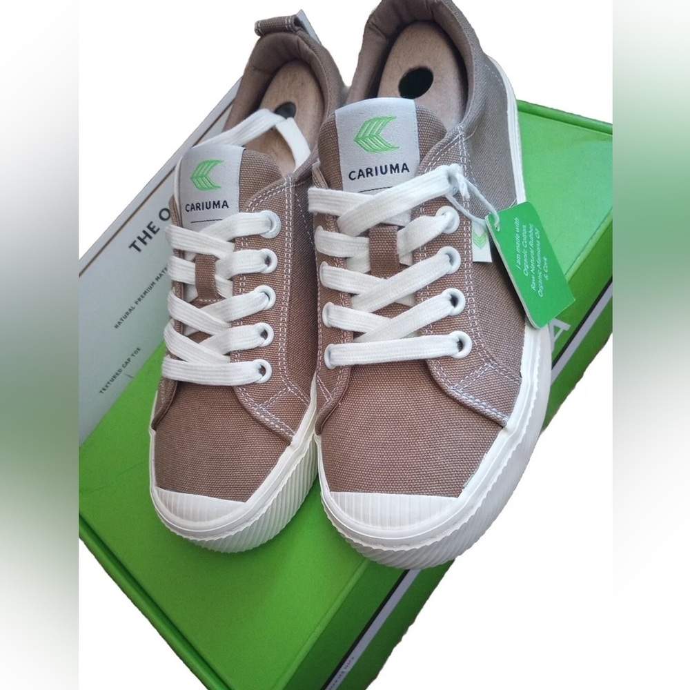NIB Cariuma  OCA Low Burnt Sand Canvas Contrast Thread Sneakers Size W 5 men 3.5